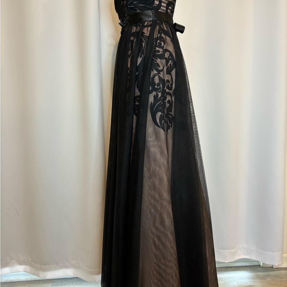 Betsy & Adam Black Strapless Dress Size 2. - Picture 5 of 13